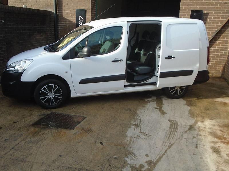 Used Peugeot Partner S 2015 White MPV
