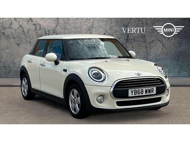White Used 2018 Mini ONE Classic Hatchback | £13,205 (Fair price) - Image 1/4
