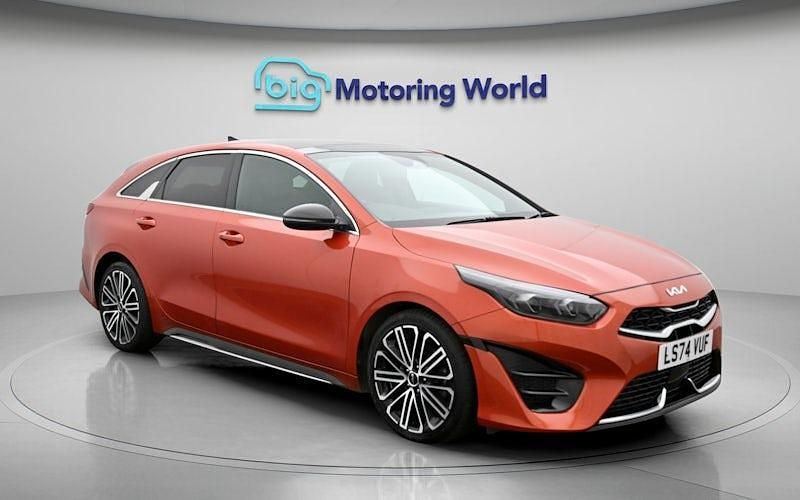 Used Kia ProCeed GT-Line S 140 HP (102 kW) 2024 Orange Estate
