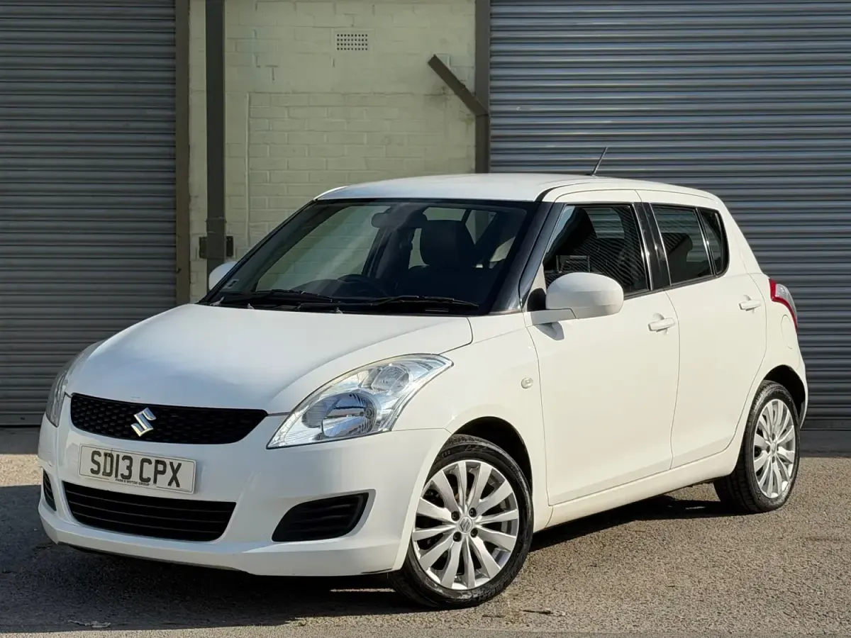 Used Suzuki Swift SZ3 92 HP (67 kW) 2013 White Hatchback
