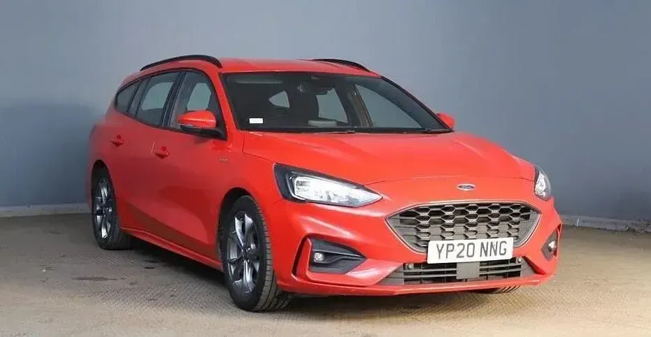 Begagnad Ford Focus ST-Line 2020 Röd Kombi