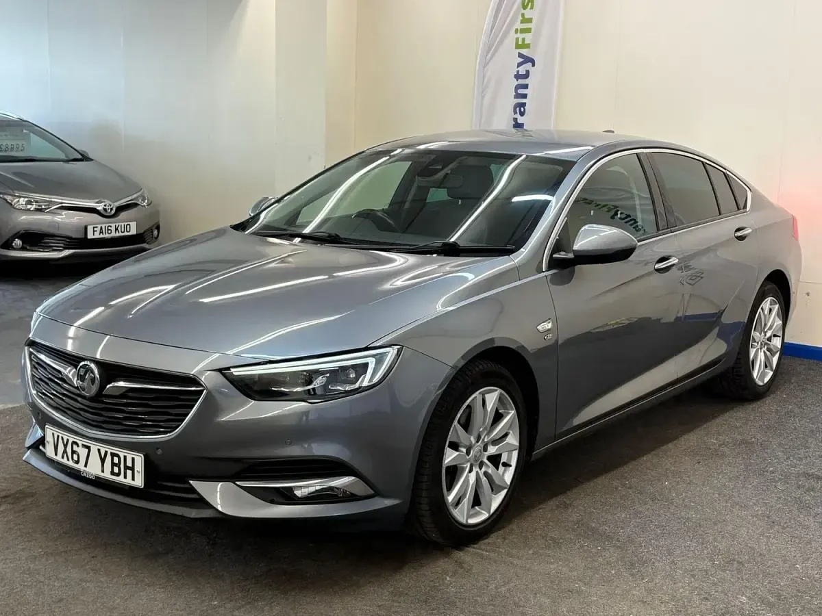 Used Vauxhall Insignia Elite 136 HP (100 kW) 2017 Grey Hatchback