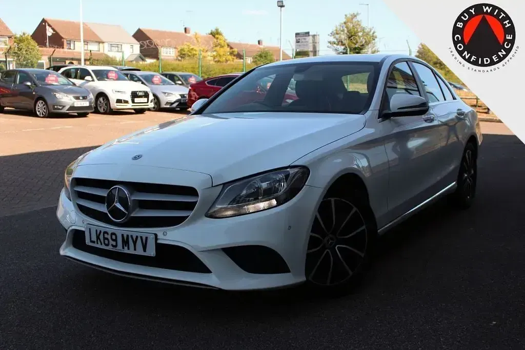 Used Mercedes C220 SE 194 HP (142 kW) 2019 White Sedan