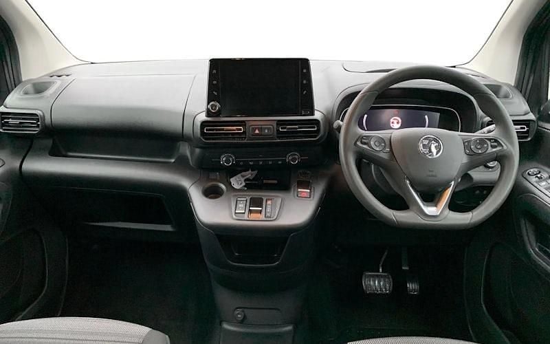 Used Vauxhall Combo Design Edition 100 kW (136 HP) 2023 Grey Estate