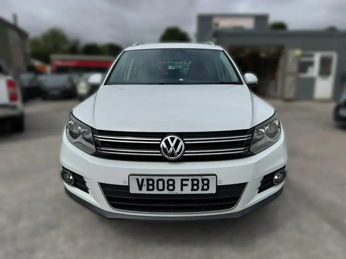 Used VW Tiguan Match 138 HP (101 kW) 2015 White SUV