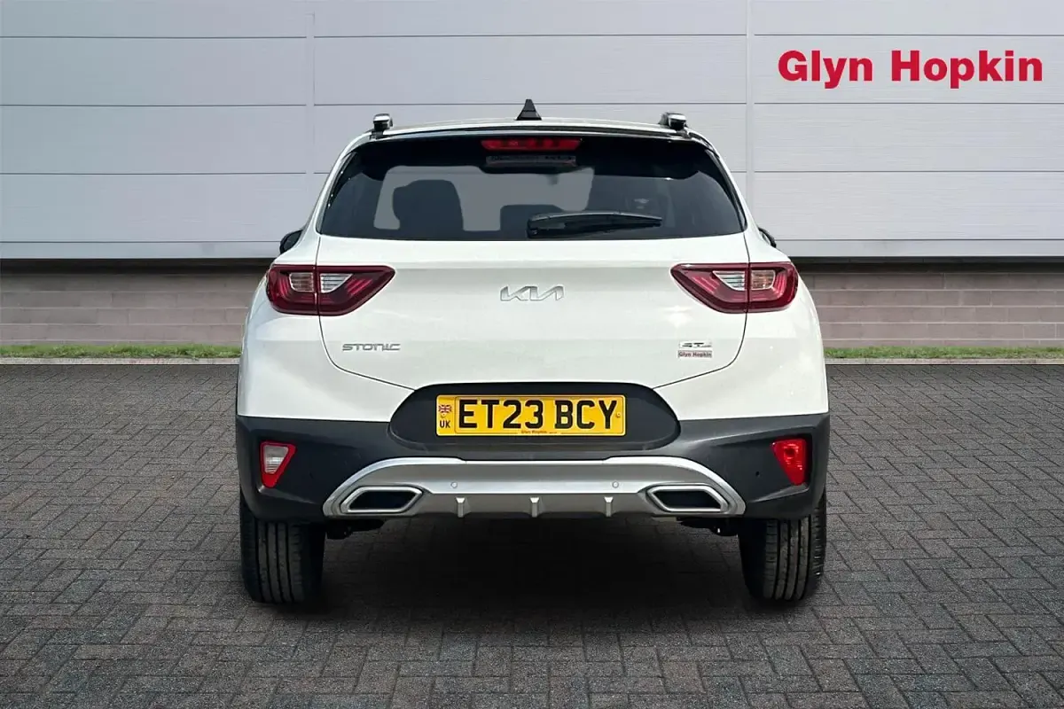 Used Kia Stonic GT-Line 118 HP (86 kW) 2023 White SUV