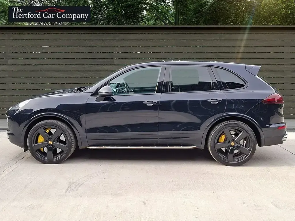 Usado Porsche Cayenne Turbo S 570 HP (419 kW) 2017 Azul SUV