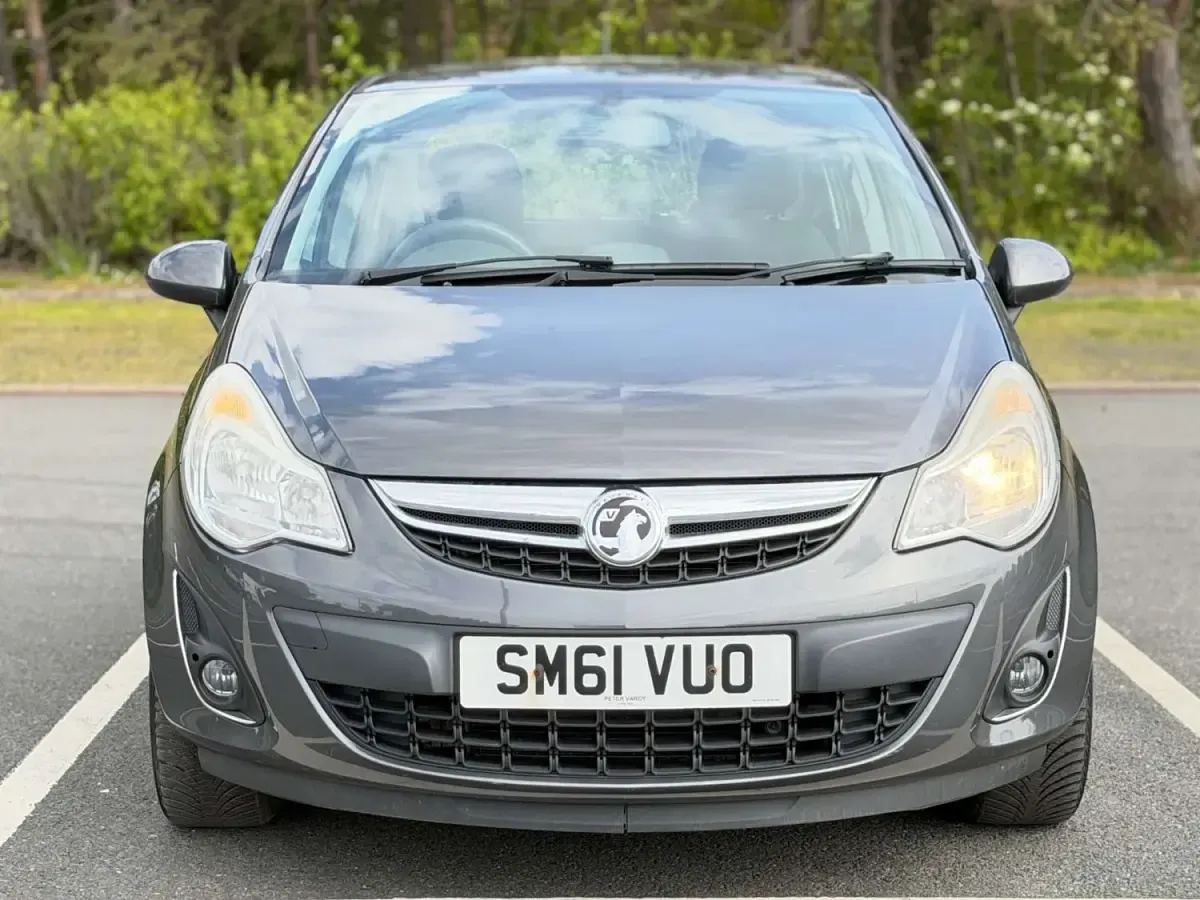 Używany Vauxhall Corsa Excite 85 KM (62 kW) 2012 Szary Hatchback