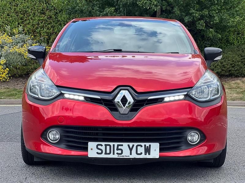 Used Renault Clio IV Dynamique 90 HP (66 kW) 2015 Red Hatchback