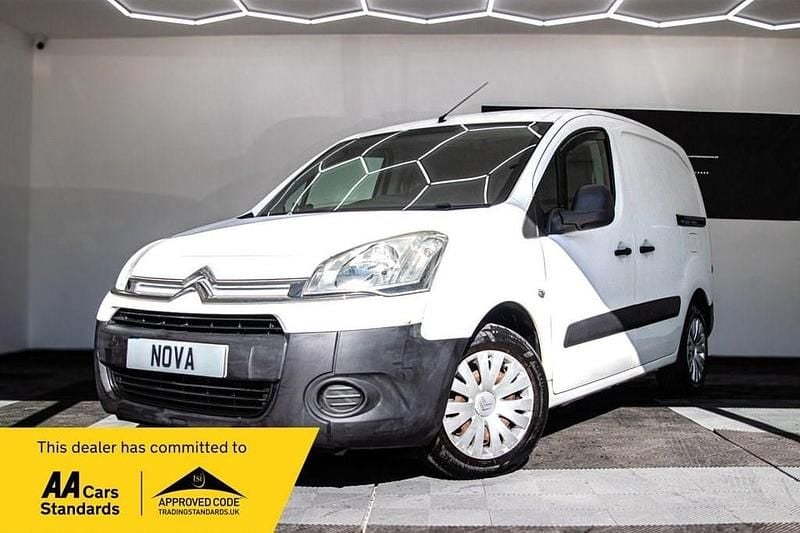White Used 2014 Citroën Berlingo MPV | £4,599 (Good price) - Image 1/4