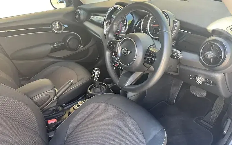 Used Mini Cooper Classic 136 HP (100 kW) 2022 Grey Hatchback