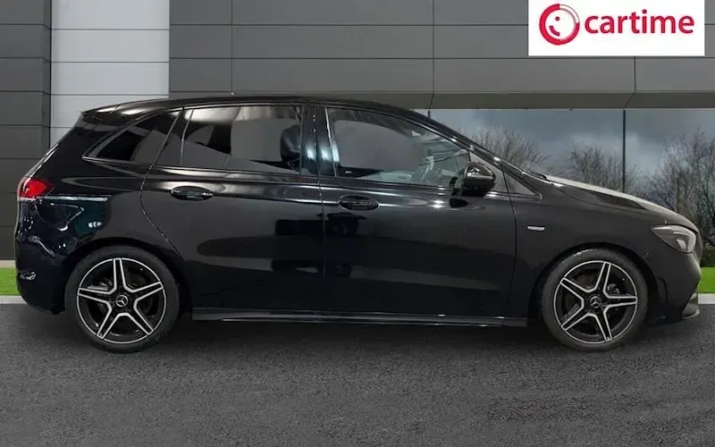 Used Mercedes B200 Executive 163 HP (119 kW) 2021 Black Hatchback