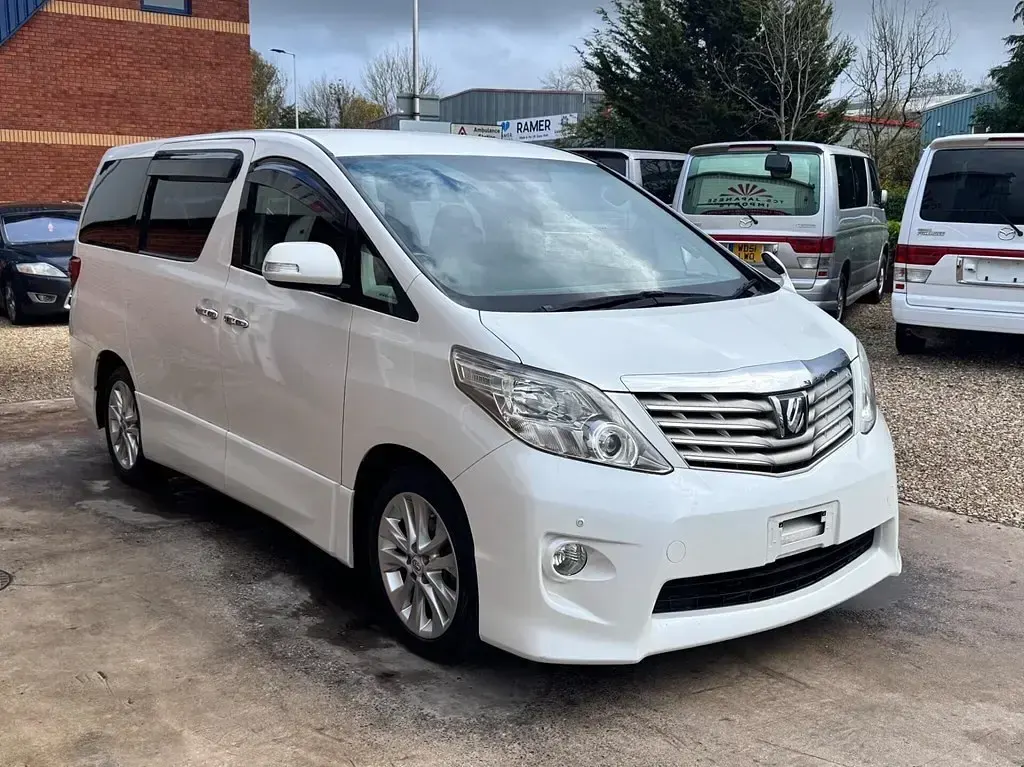 Used Toyota Alphard 170 HP (125 kW) 2010 MPV