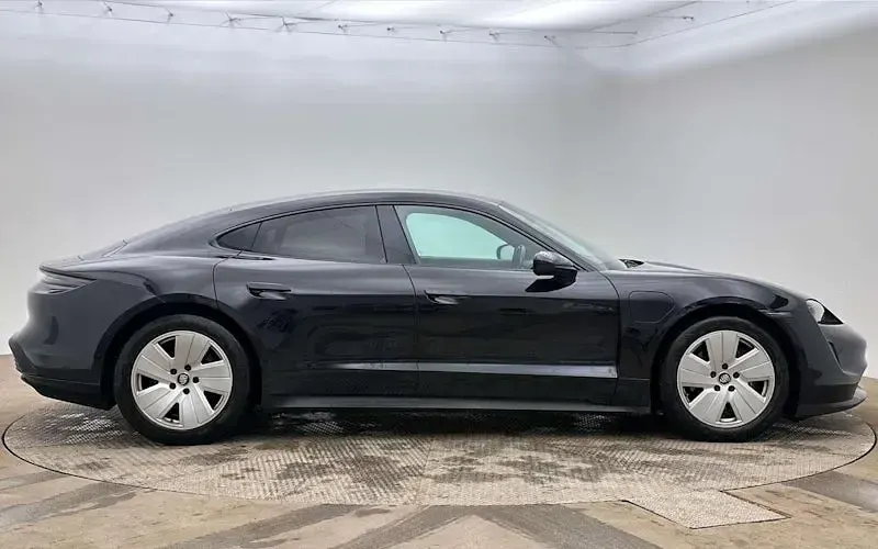 Used Porsche Taycan 300 kW (408 HP) 2023 Sedan