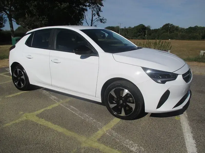 Used Vauxhall Corsa-e 50 kW (68 HP) 2020 White Hatchback