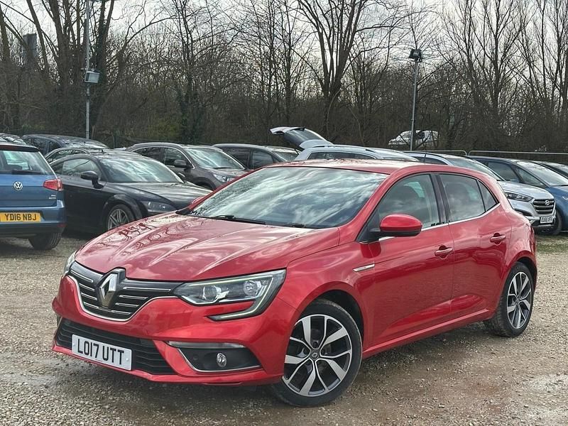 Used Renault Mégane IV Dynamique 2017 Red Hatchback