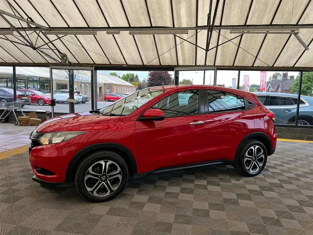Used Honda HR-V SE 120 HP (88 kW) 2017 Red SUV