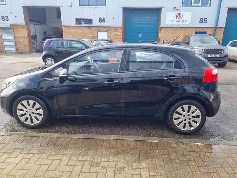 Used Kia Rio 85 HP (62 kW) 2011 Black Hatchback