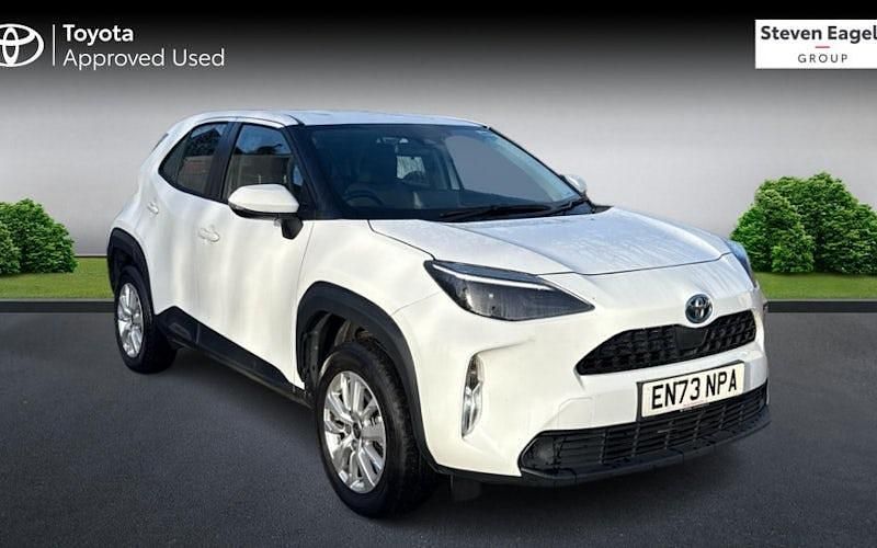 Used 2025 Toyota Yaris Hybrid Estate | £20,812 (Good price) - Image 1/4