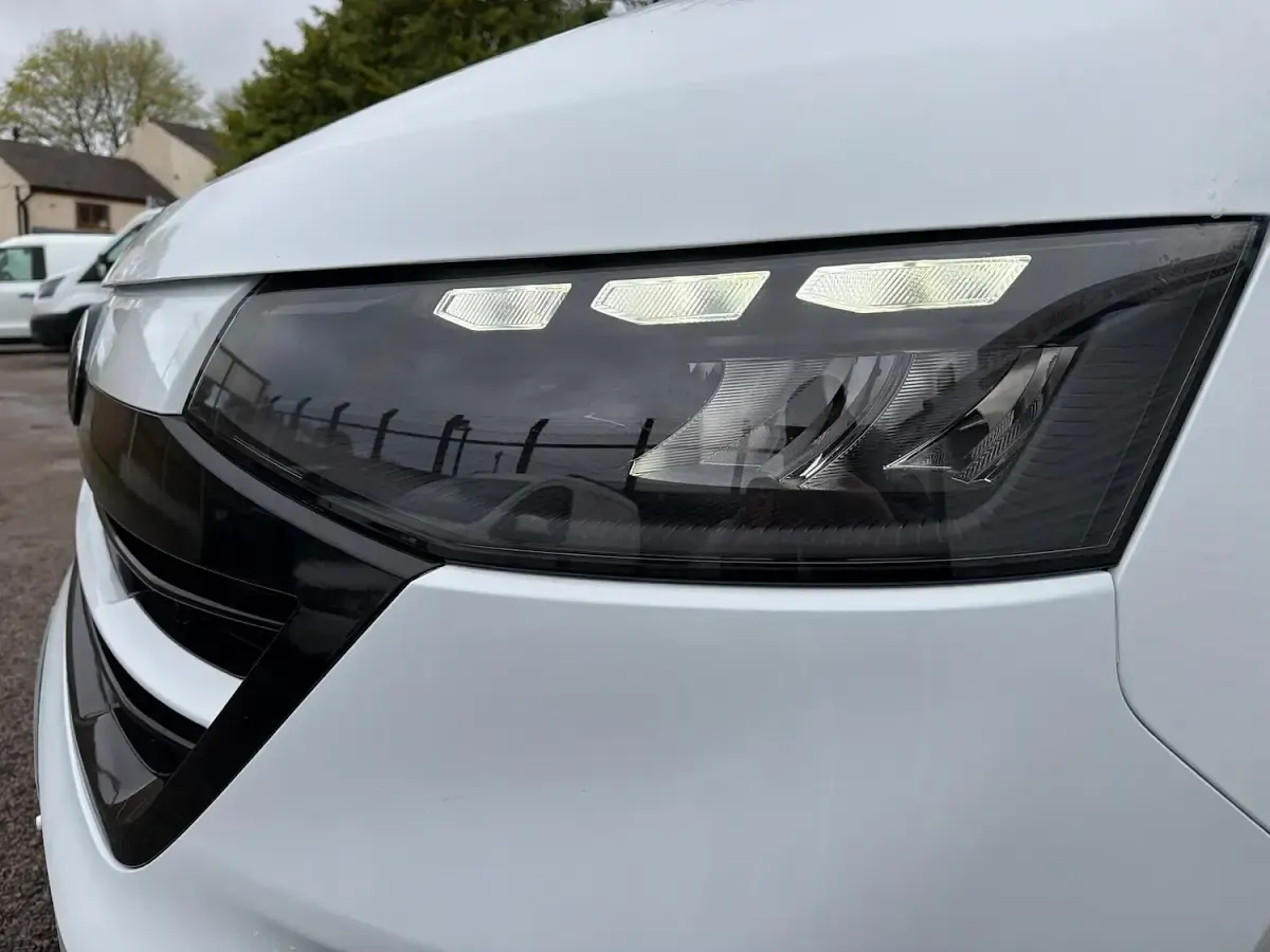 Used VW T7 S 2025 White Van