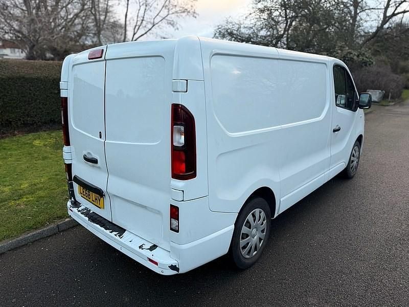 Used Vauxhall Vivaro Sportive 125 HP (91 kW) 2018 White MPV