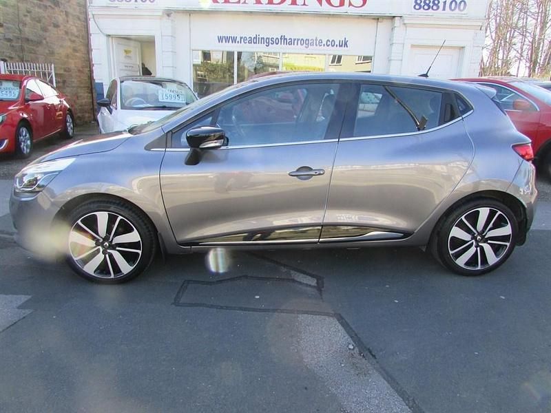 Used Renault Clio IV Dynamique 90 HP (66 kW) 2014 Grey Hatchback