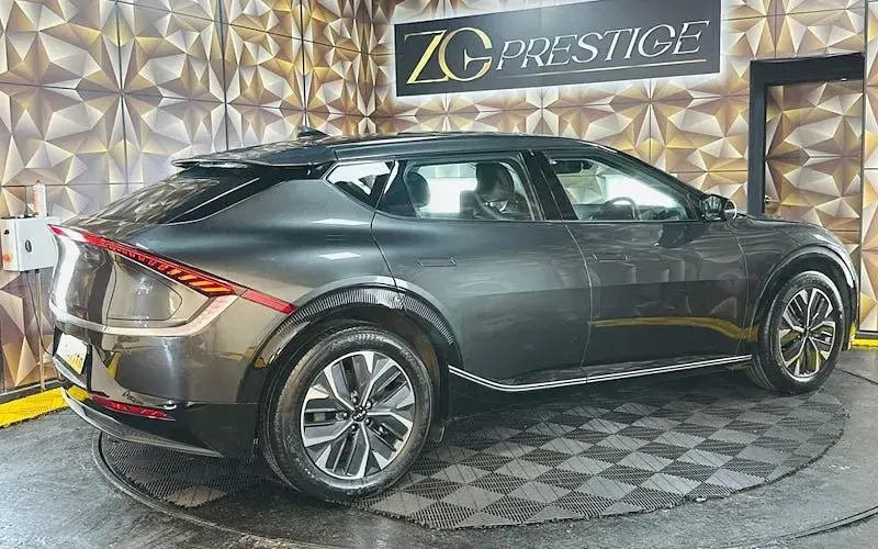 Used Kia EV6 Air 167 kW (228 HP) 2023 Grey SUV