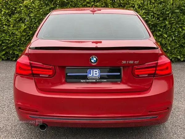 Used BMW 318 Sport Line 2018 Red Sedan