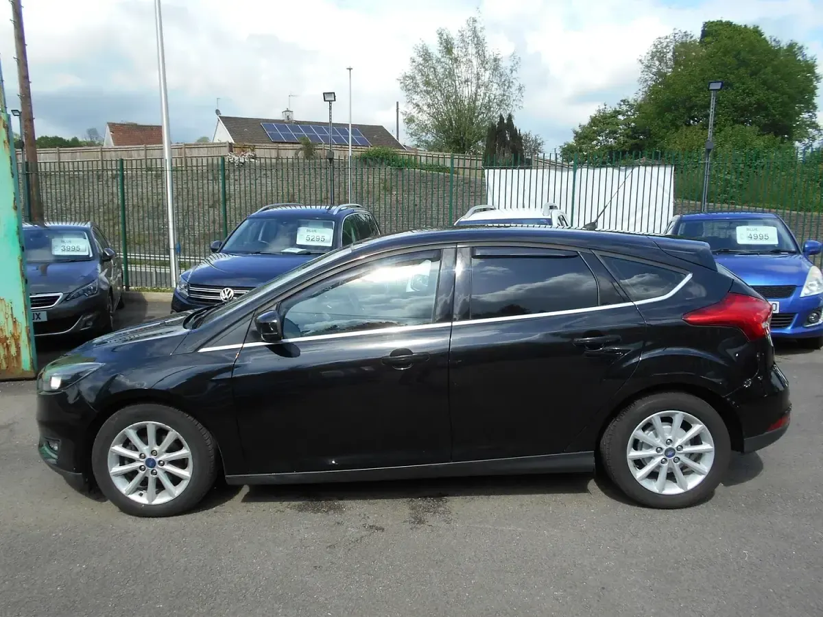 Used Ford Focus Titanium 120 HP (88 kW) 2015 Black Hatchback