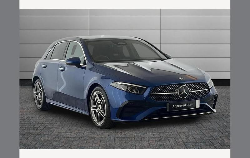 Used Mercedes A180 AMG Line Premium 134 HP (98 kW) 2024 Blue Hatchback