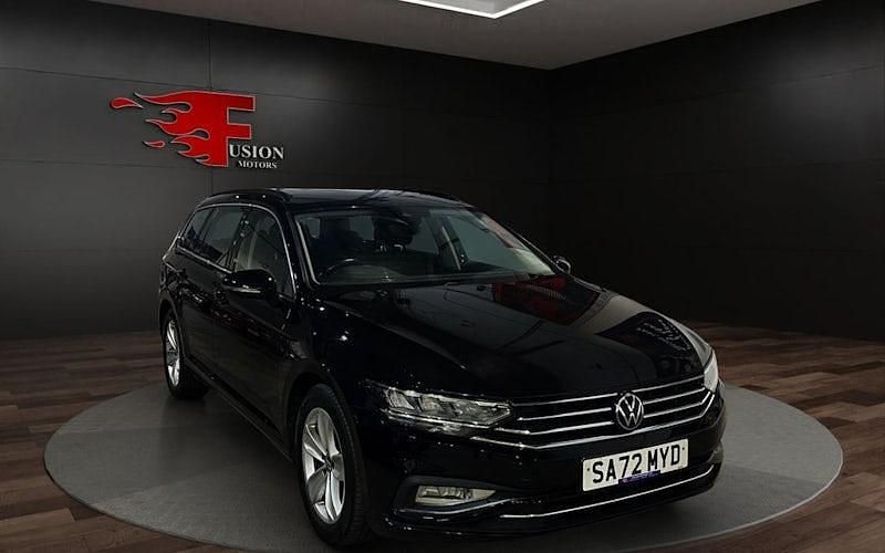 Used VW Passat SE 150 HP (110 kW) 2022 Black Estate