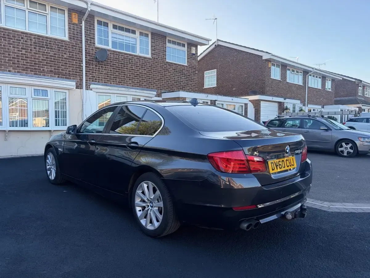 Begagnad BMW 520 2010 Grå Sedan