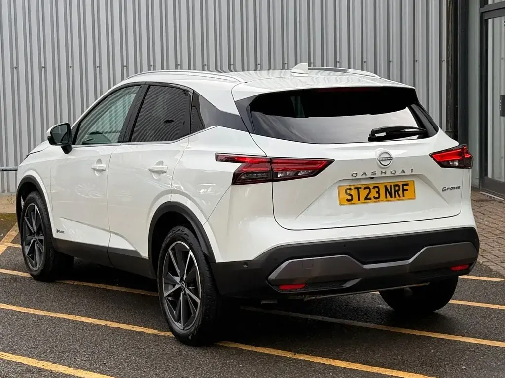 Used Nissan Qashqai Tekna 2023 White SUV
