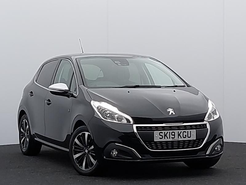 Black Used 2019 Peugeot 208 Hatchback | £8,498 (Fair price) - Image 1/4