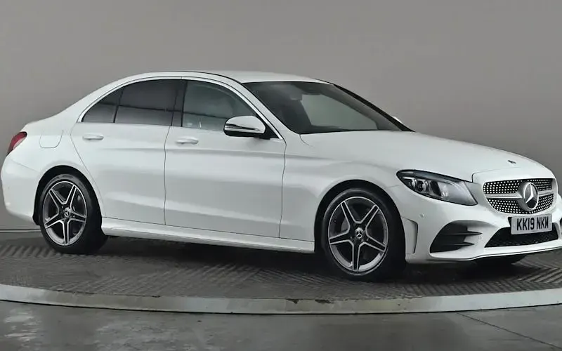 Käytetty Mercedes C300 AMG Line Premium 245 HP (180 kW) 2019 Sedan