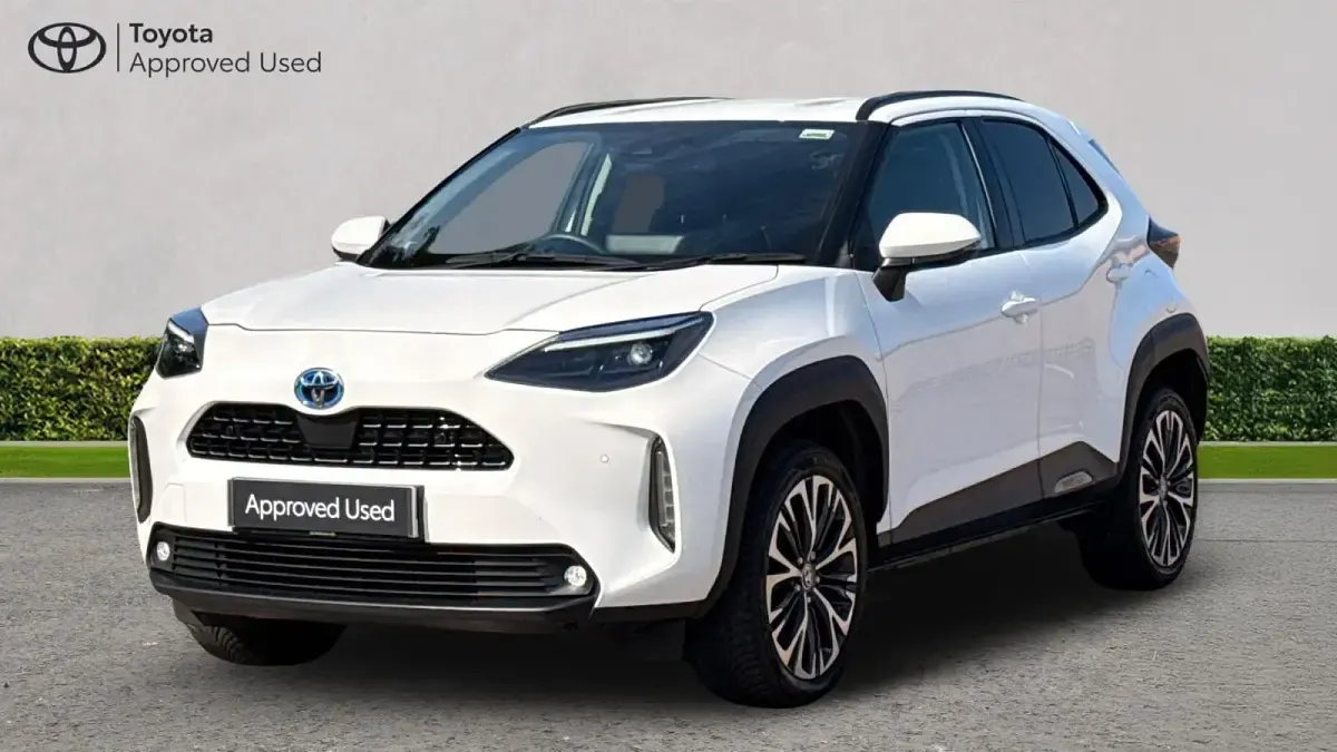 Used Toyota Yaris Cross 116 HP (85 kW) 2024 Pure white SUV