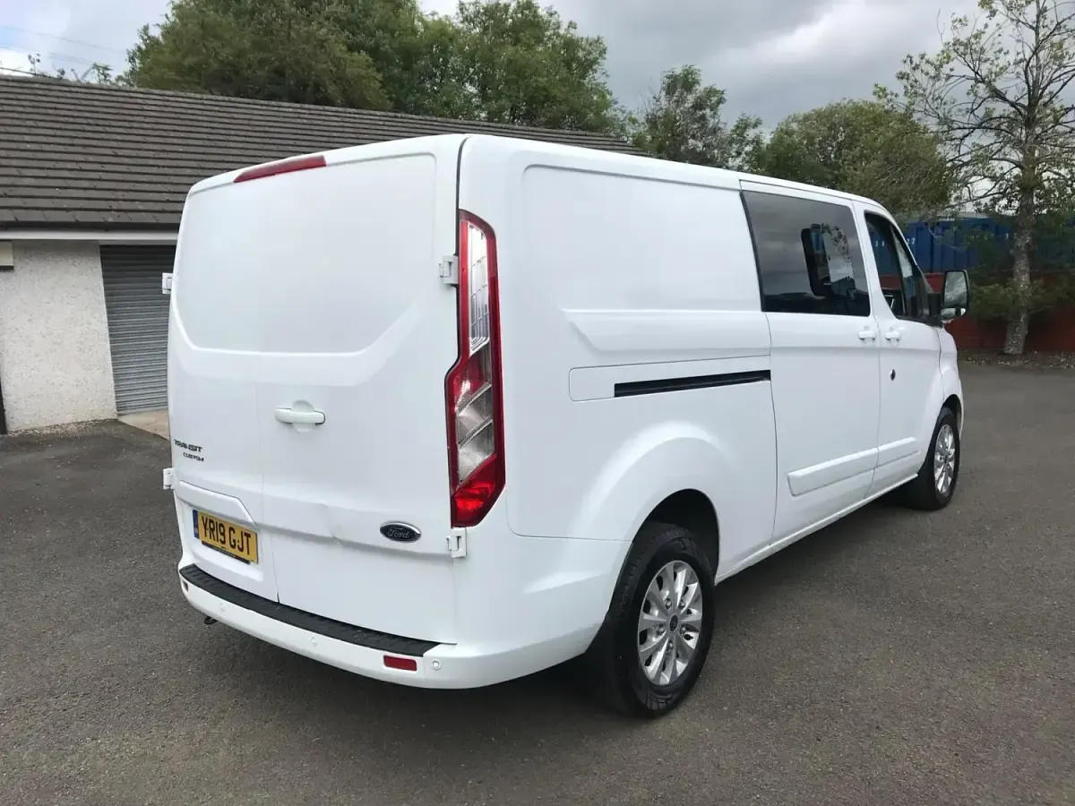 Usado Ford Transit Custom Limited 130 HP (95 kW) 2019 Branco Van