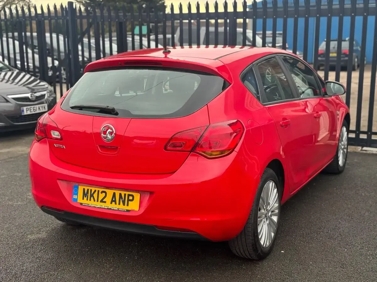 Used Vauxhall Astra Excite 2012 Red Hatchback