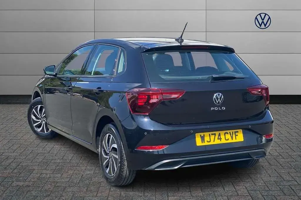 Used VW Polo Life 95 HP (69 kW) 2024 Black Hatchback