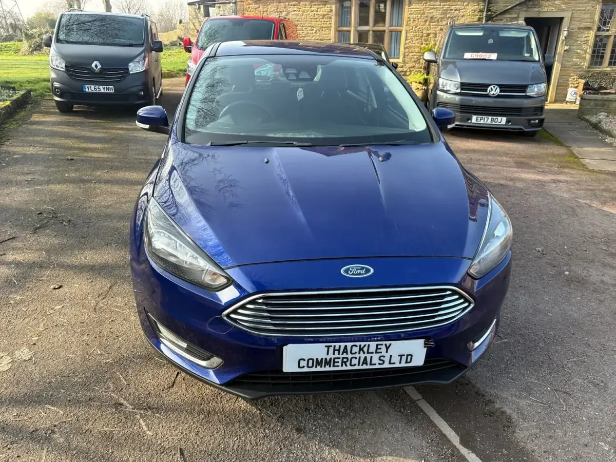 Używany Ford Focus Titanium 2015 Niebieski Hatchback