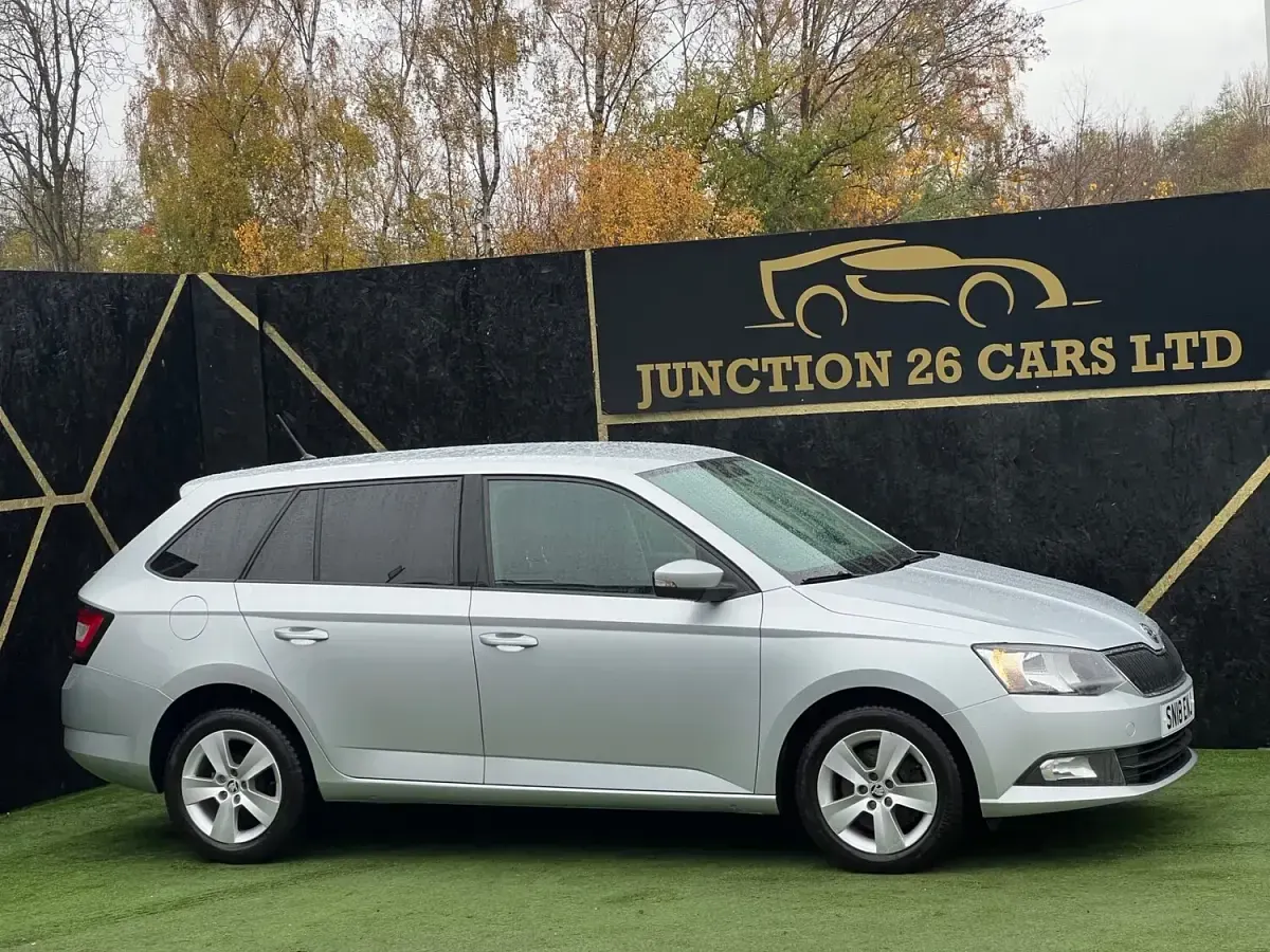 Used Skoda Fabia 75 HP (55 kW) 2023 Grey Estate