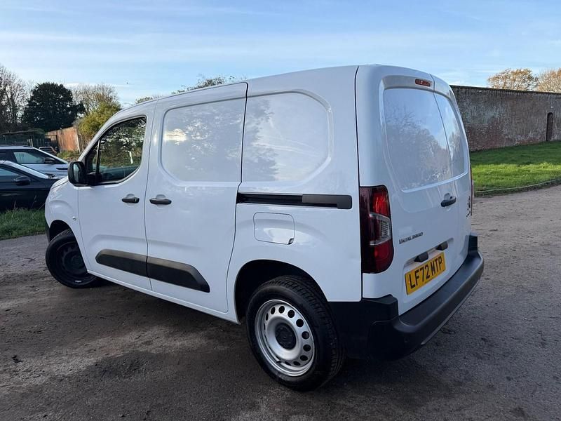 Used Citroën Berlingo 100 HP (73 kW) 2023 White MPV