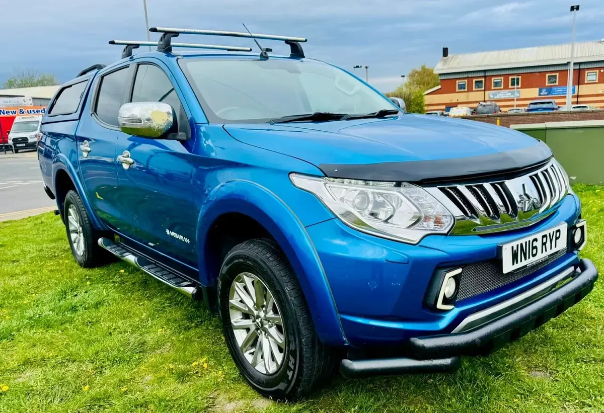Used Mitsubishi L200 181 HP (133 kW) 2016 Blue Pickup