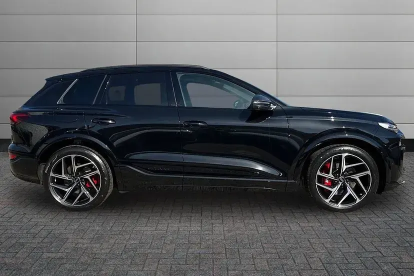 New Audi SQ6 e-tron Comfort 359 kW (489 HP) 2026 Black SUV