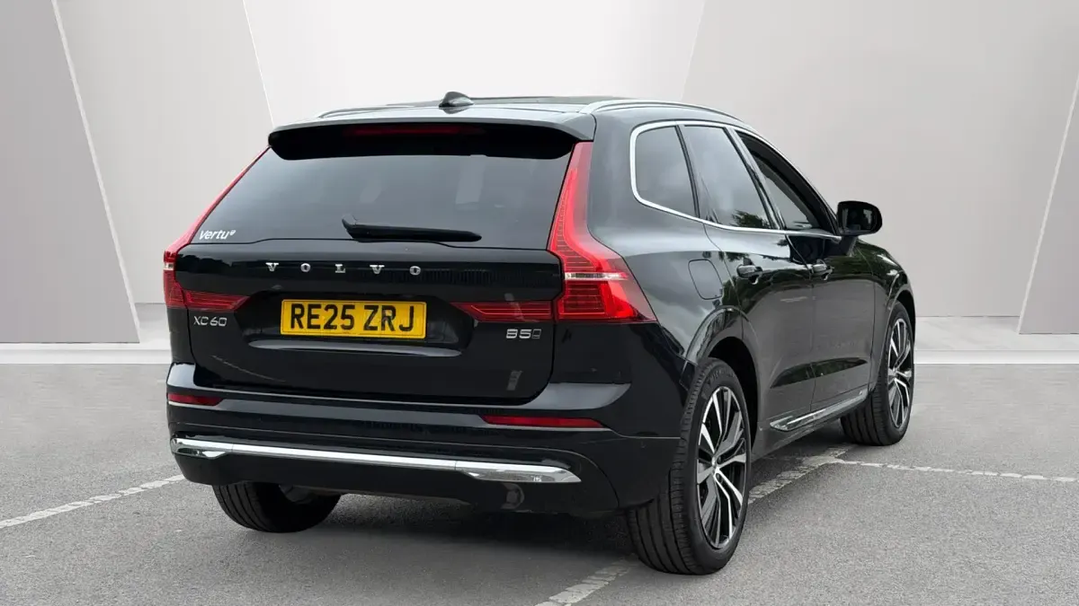 Used Volvo XC60 Ultra 250 HP (183 kW) 2025 Black SUV