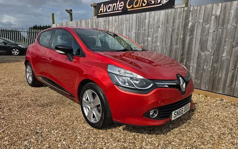 Used Renault Clio Dynamique 73 HP (53 kW) 2016 Hatchback