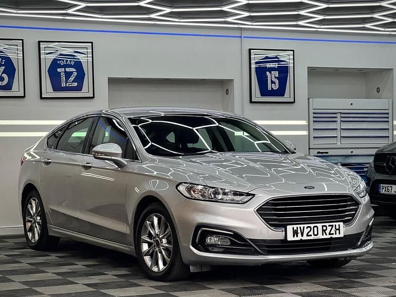 Silver Used 2020 Ford Mondeo Zetec Hatchback | £9,295 (Good price) - Image 1/4