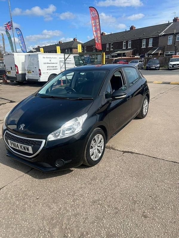 Usado Peugeot 208 Access 82 HP (60 kW) 2014 Preto Citadino