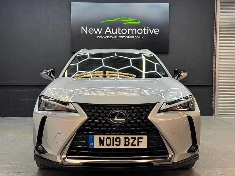 Used Lexus UX 250h 2019 Silver SUV