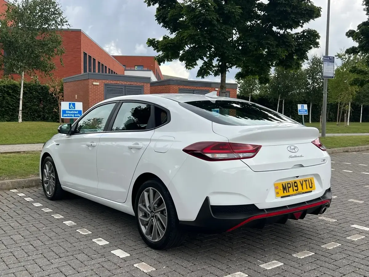 Usado Hyundai i30 N Line 120 CV (88 kW) 2019 Blanco Utilitario